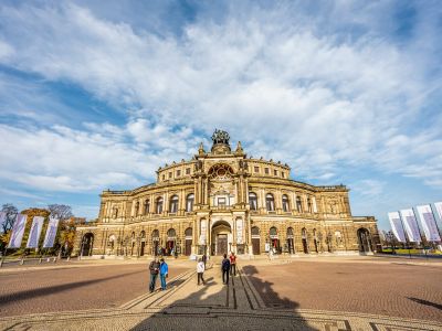 Semperoper Dresden, Am Theaterplatz/Foto: Marcus Lieder